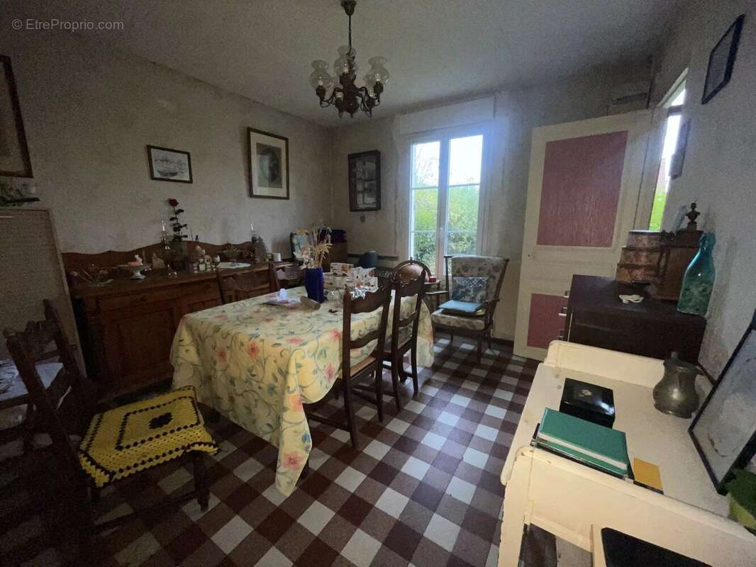 Maison à VAILLY-SUR-AISNE