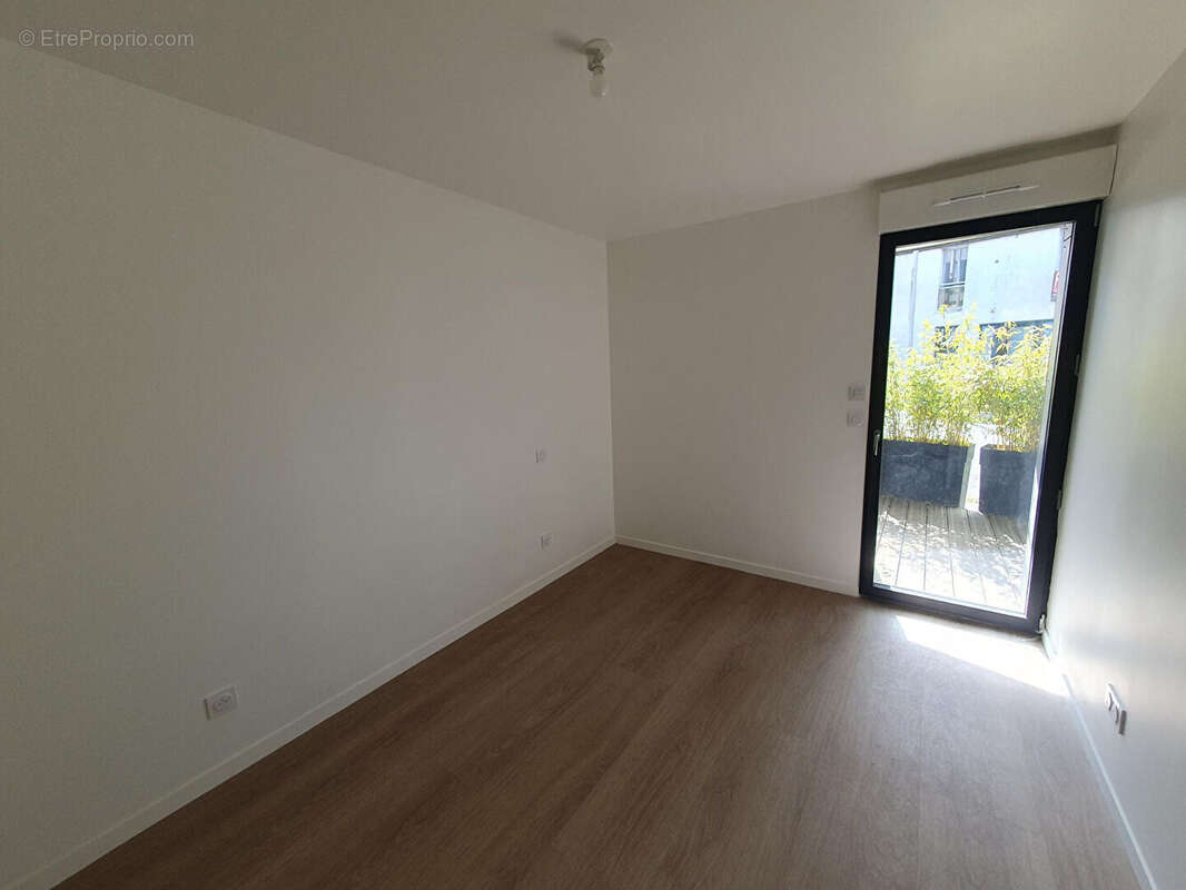 Appartement à DONVILLE-LES-BAINS