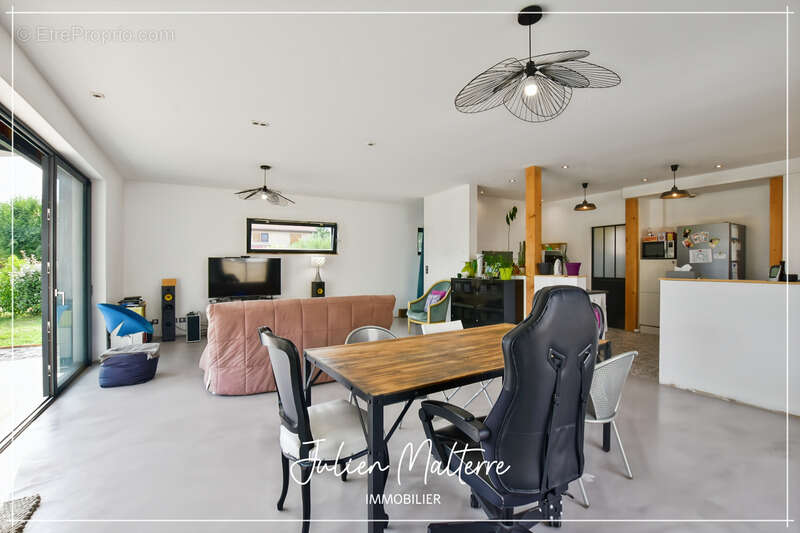 Maison à SAINT-JUST-SAINT-RAMBERT