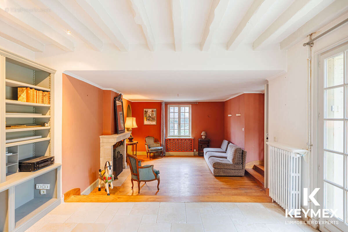 Maison bourgeoise 10  piéces,8 chanbres dont studio indépendant,dépendances sur 1615 M² de terrain plat - photo 7