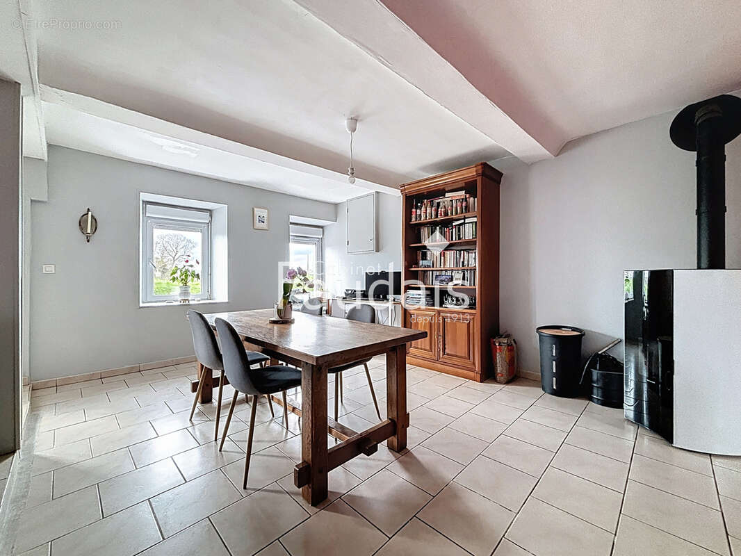 Maison à AIREL