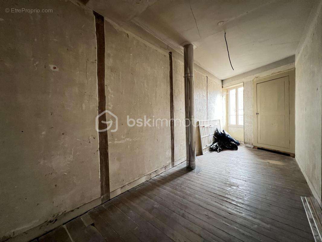 Maison à SAINT-BRIS-LE-VINEUX