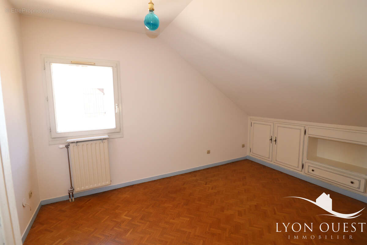 Appartement à CHARBONNIERES-LES-BAINS