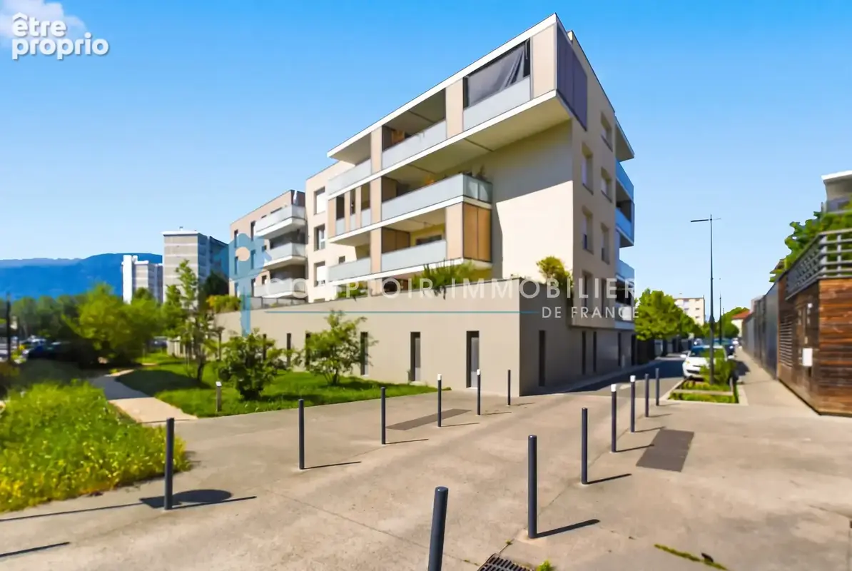 DPT(38) - A Vendre - Saint-Martin-d'Hères - Appartement 2P+C - Balcon - Copropriété récente - photo 13