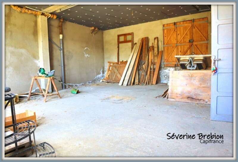 Ensemble immobilier avec une maison, 2 appartements loués, 2 garages, 3 ateliers à Chabreloche - photo 22