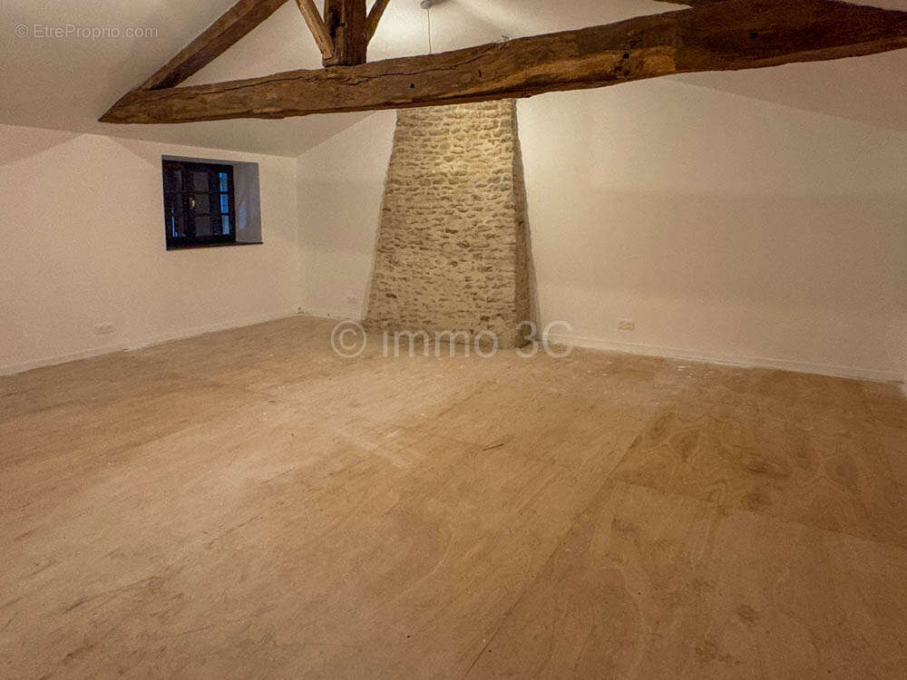 Maison à SAUZE-VAUSSAIS