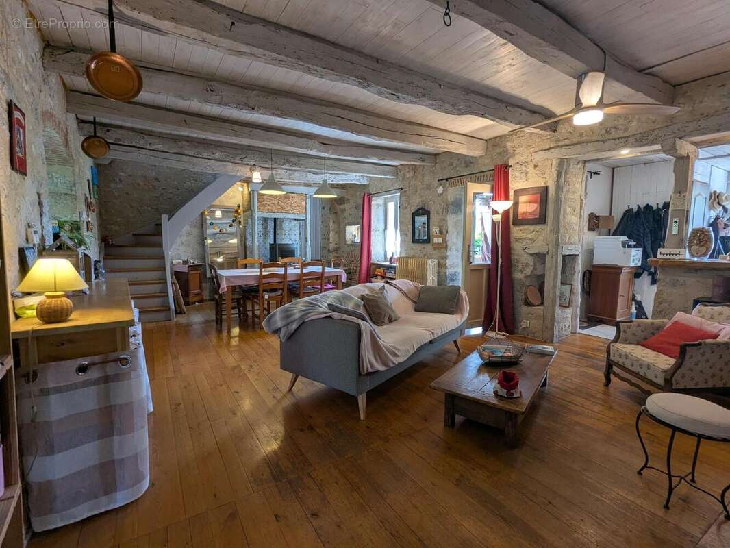 Maison 440 m² à Tour-De-Faure  - photo 5