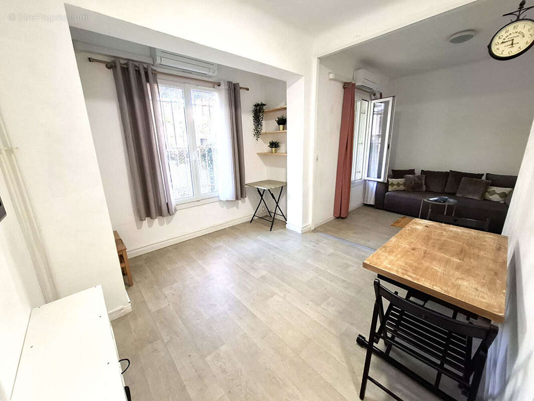 Appartement à MARSEILLE-5E