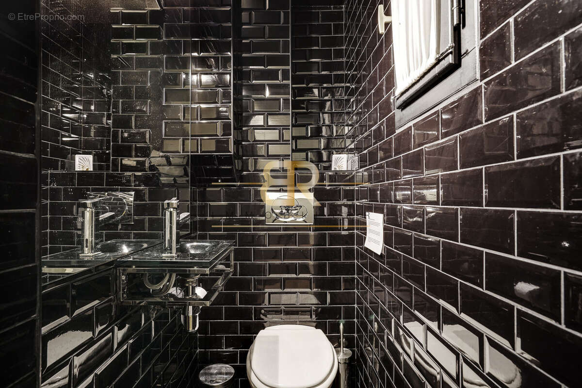 Appartement à PARIS-1E