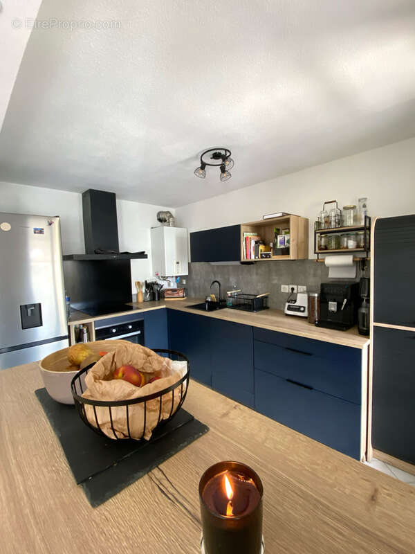 SOUS COMPROMIS : Centre-ville : T3 de 72 m2 avec terrasse et parking privatif - photo 6