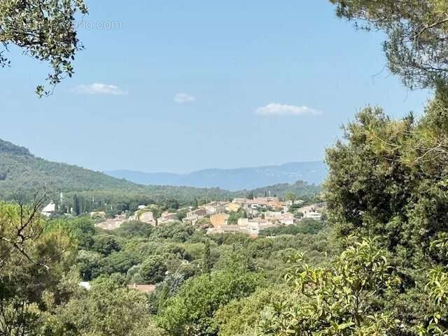 Terrain Ste Anastasie sur Issole 950m² - photo 2
