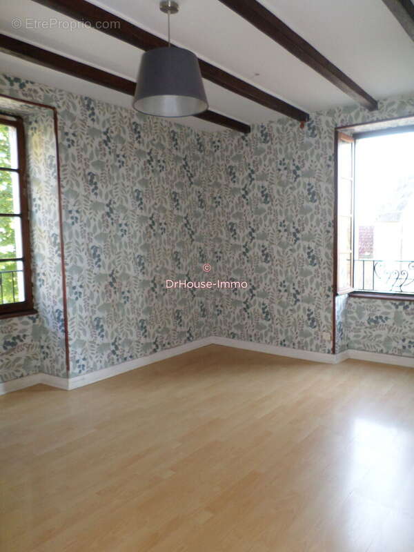 Appartement à HIERSAC