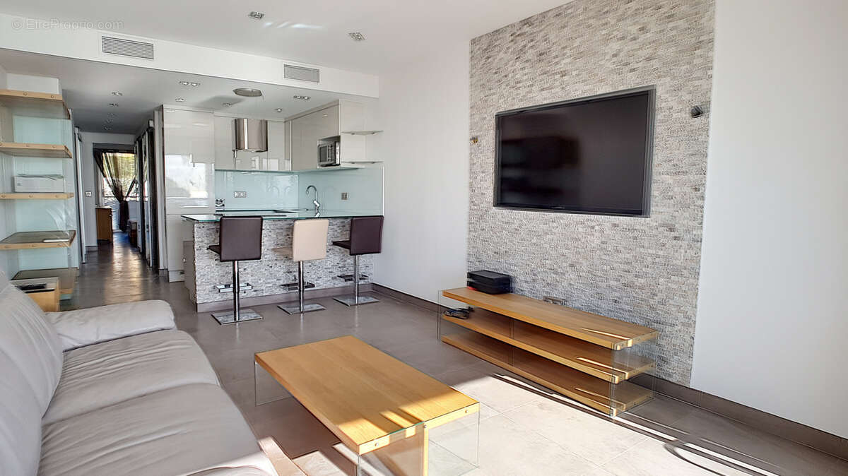 Appartement à VALLAURIS