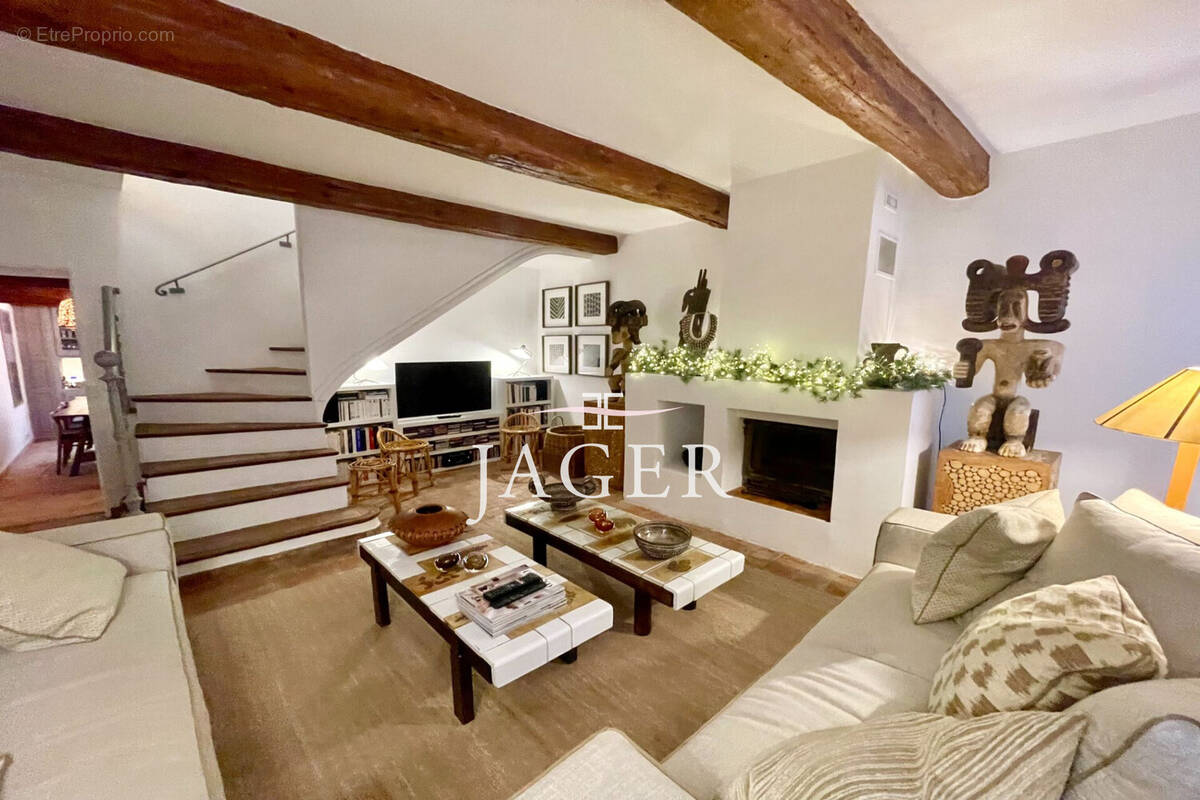 Maison à LA GARDE-FREINET