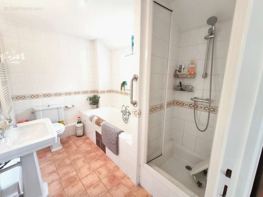 Charmant appartement en duplex de deux chambres au sein d'un magnifique domaine de château - photo 11