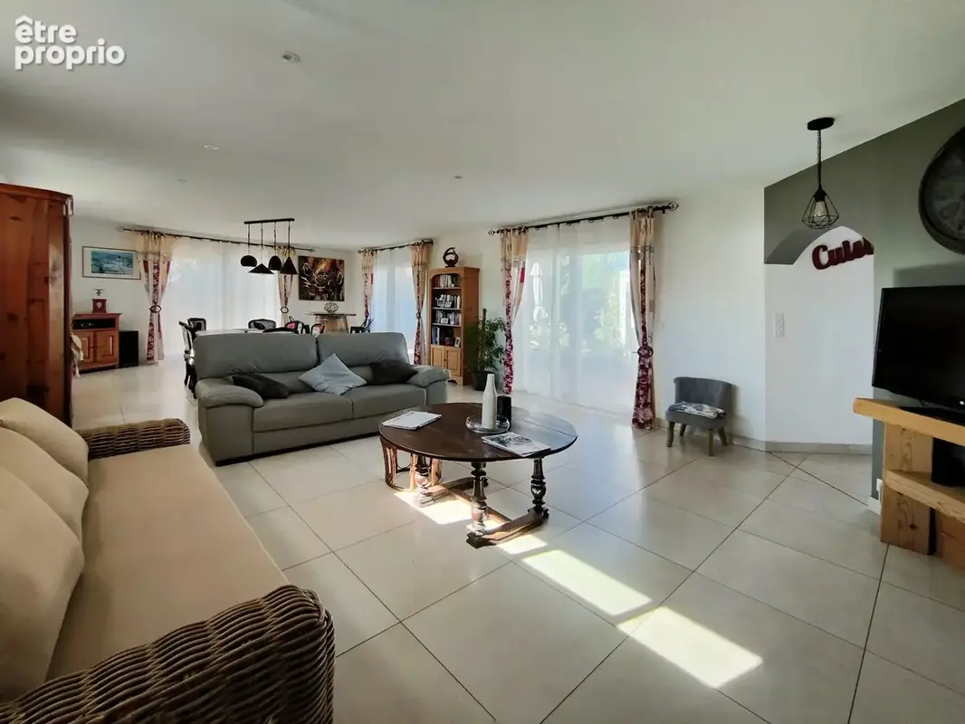 Centre Saint-Médard d'Eyrans : Maison de 145 m² - photo 12