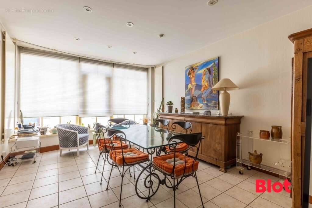 Maison à MONTFORT-SUR-MEU