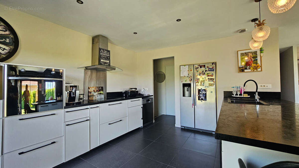 Maison à SAINT-GENIX-SUR-GUIERS