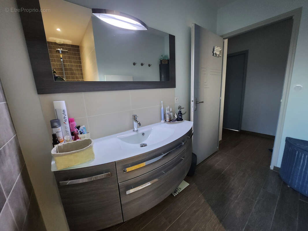 Maison à SAINTE-GEMME-LA-PLAINE