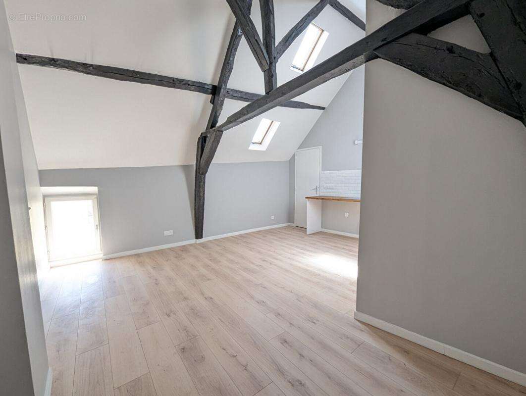 Appartement à CHANTELOUP-LES-VIGNES