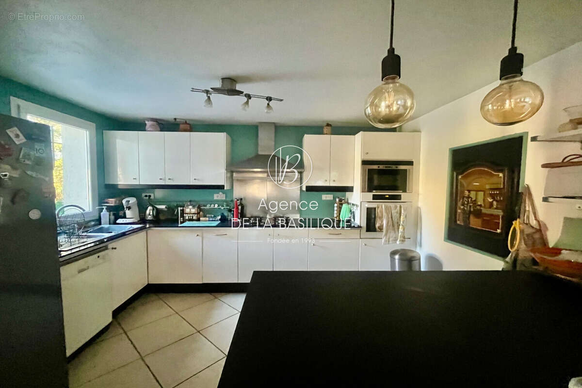 Maison à SAINT-MAXIMIN-LA-SAINTE-BAUME