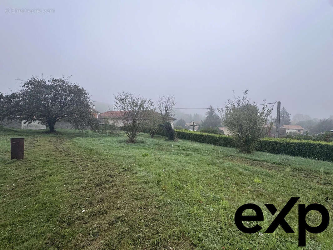 Terrain à OYTIER-SAINT-OBLAS