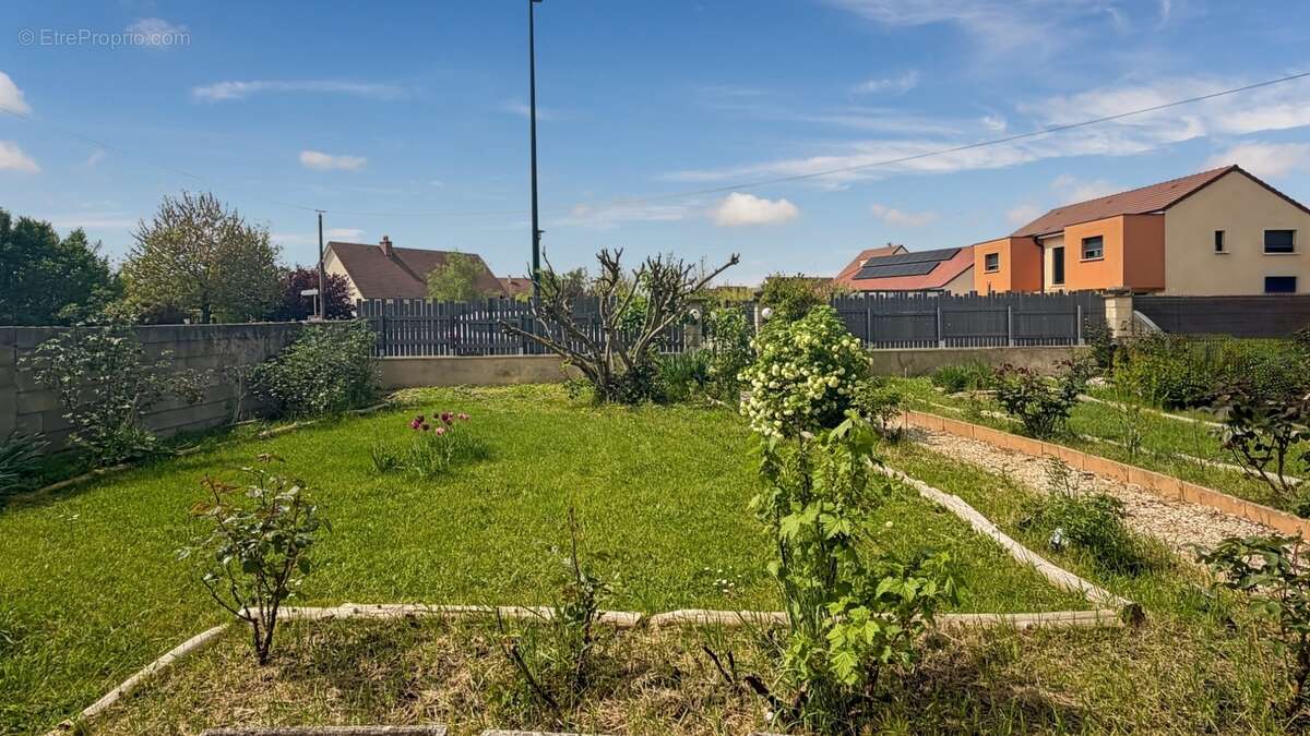 Maison individuelle à rafraîchir - photo 5