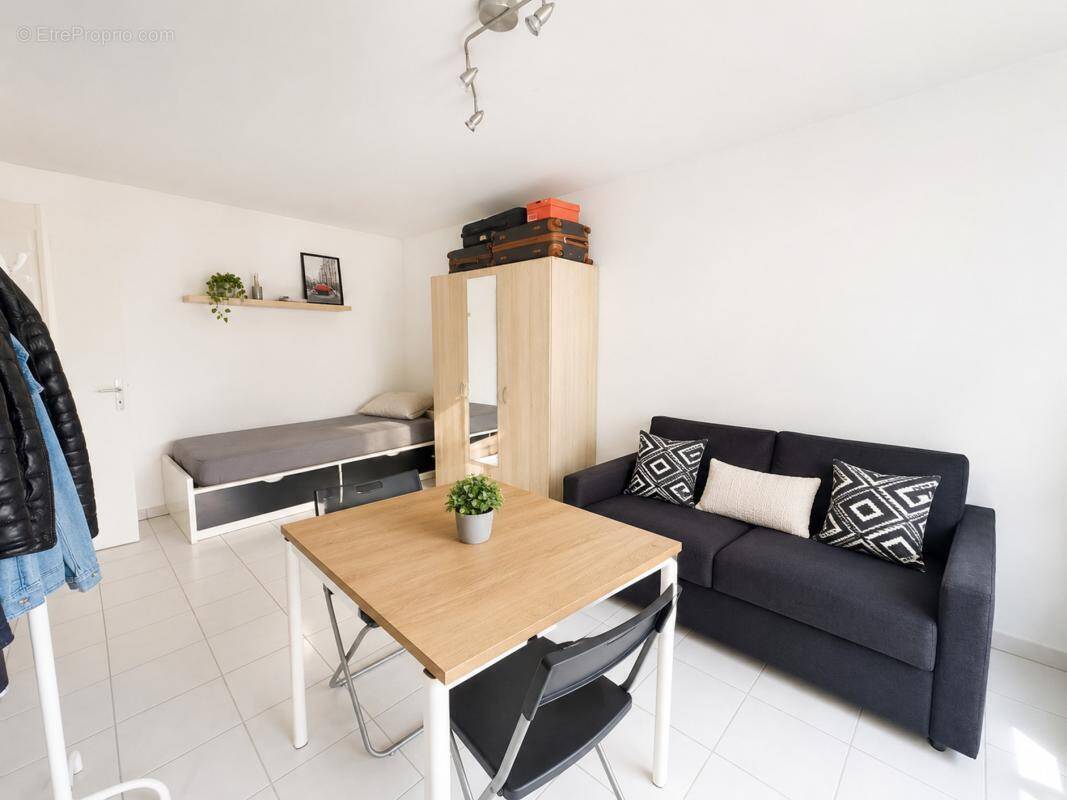 Appartement à MEYZIEU