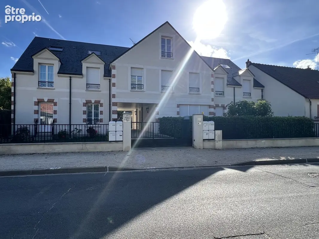 Appartement T2 bourg SAINT DENIS EN VAL avec parking - photo 1