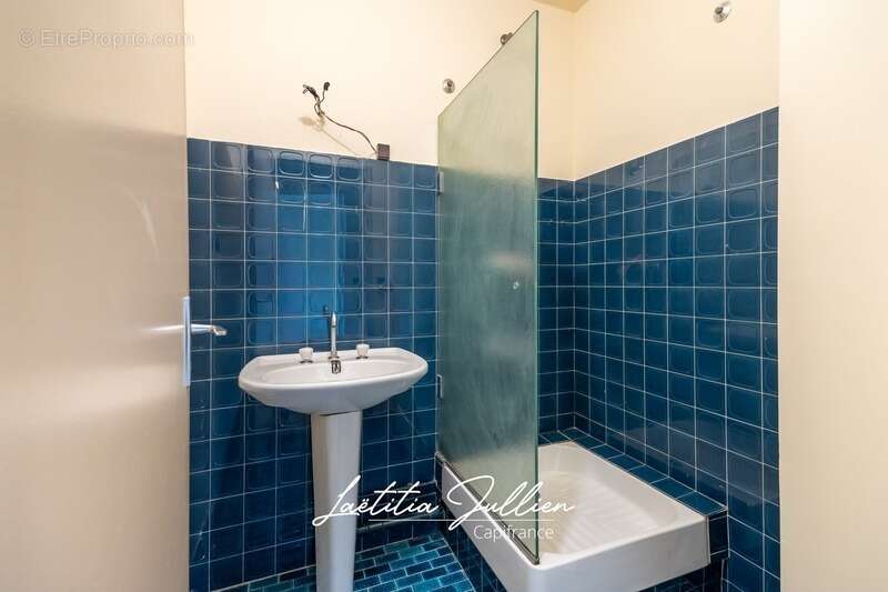 Appartement à MARSEILLE-4E