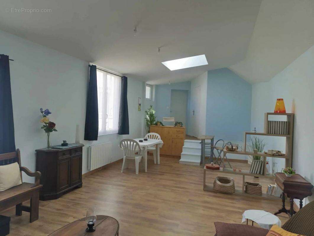 Commerce à LE RELECQ-KERHUON