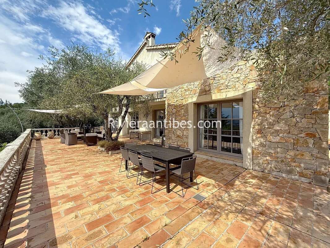 Maison à MOUANS-SARTOUX