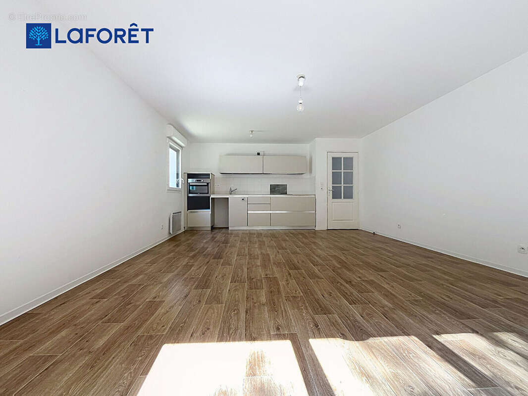 Au Centre de Guidel, Appartement 68m²,  2 chambres, terrasse, jardin, 2 stationnements - photo 2