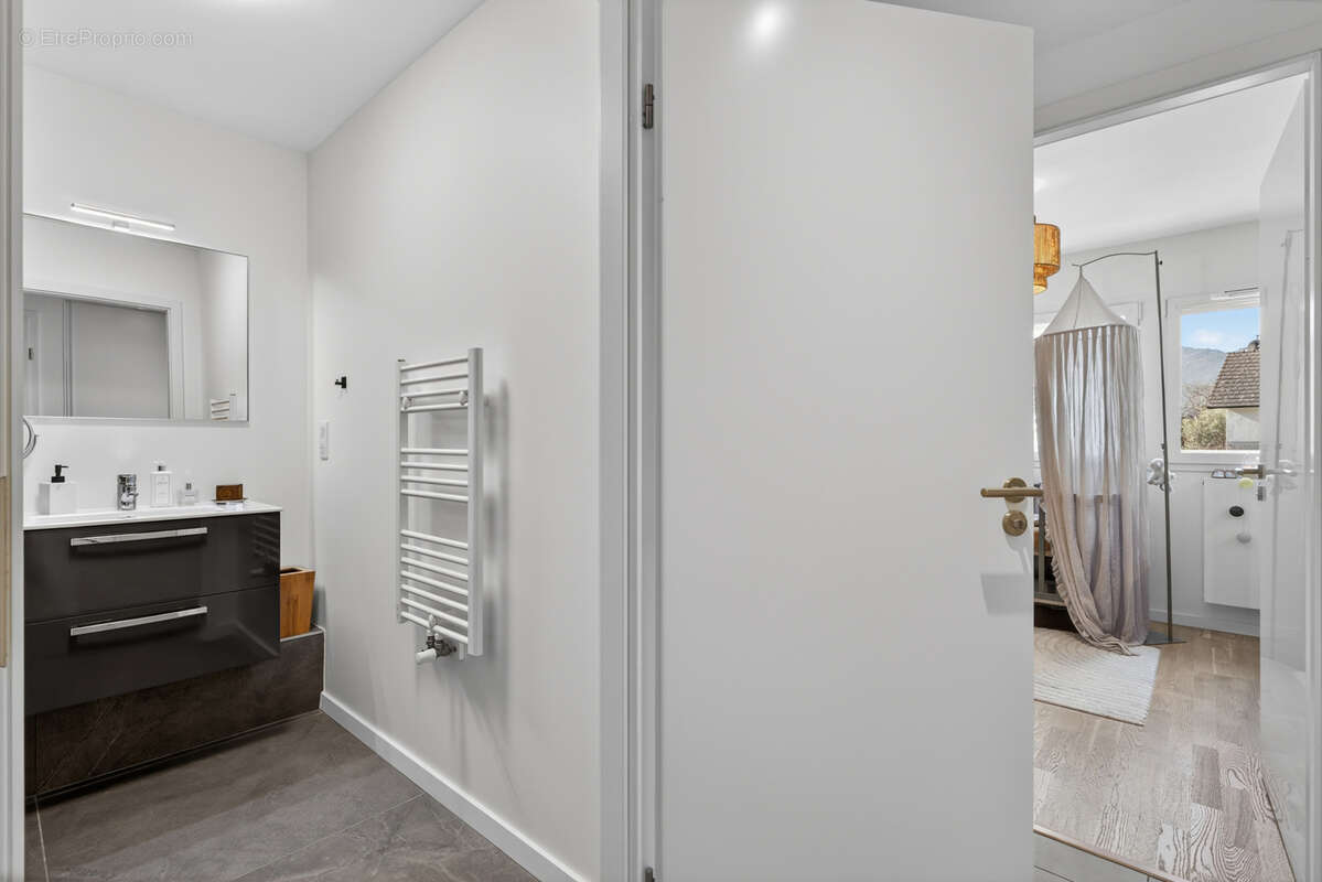 Appartement à CHALLES-LES-EAUX