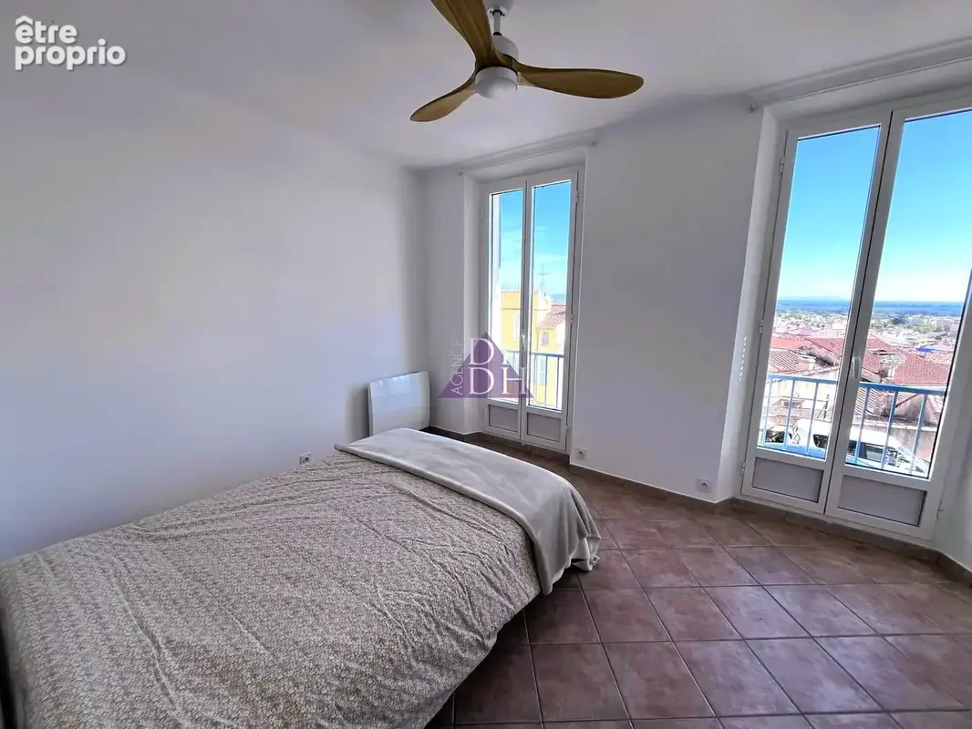 Maison de ville de caractère au cœur du centre historique médiéval HYERES, avec vue panoramique exceptionnelle - photo 7