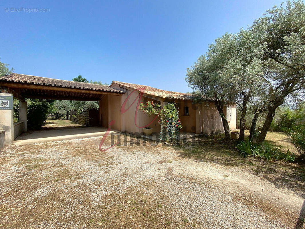 Maison à SAINT-SATURNIN-LES-APT
