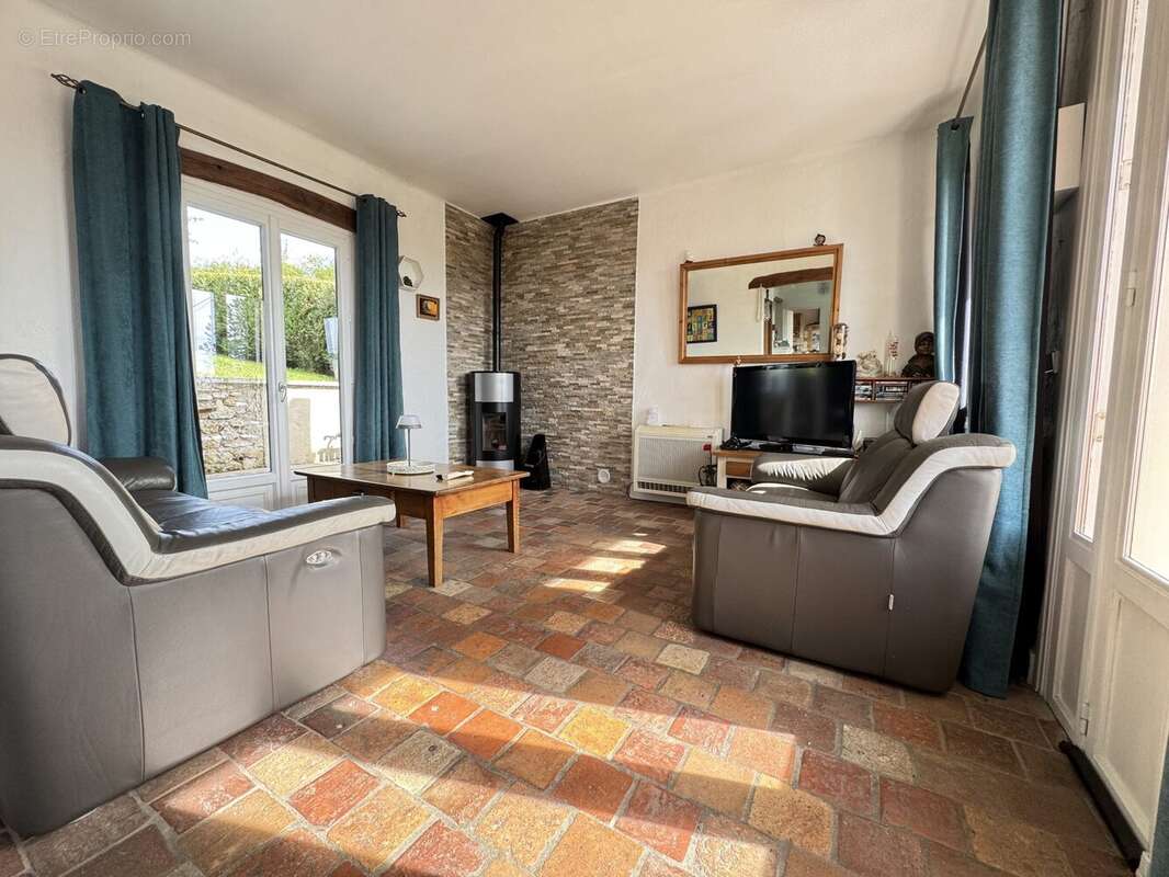 Maison à SAINT-PIERRE-DU-PERRAY