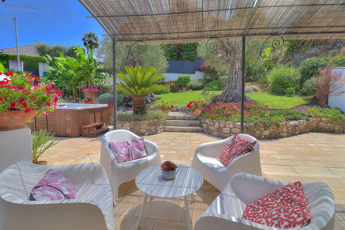 Appartement à VILLENEUVE-LOUBET