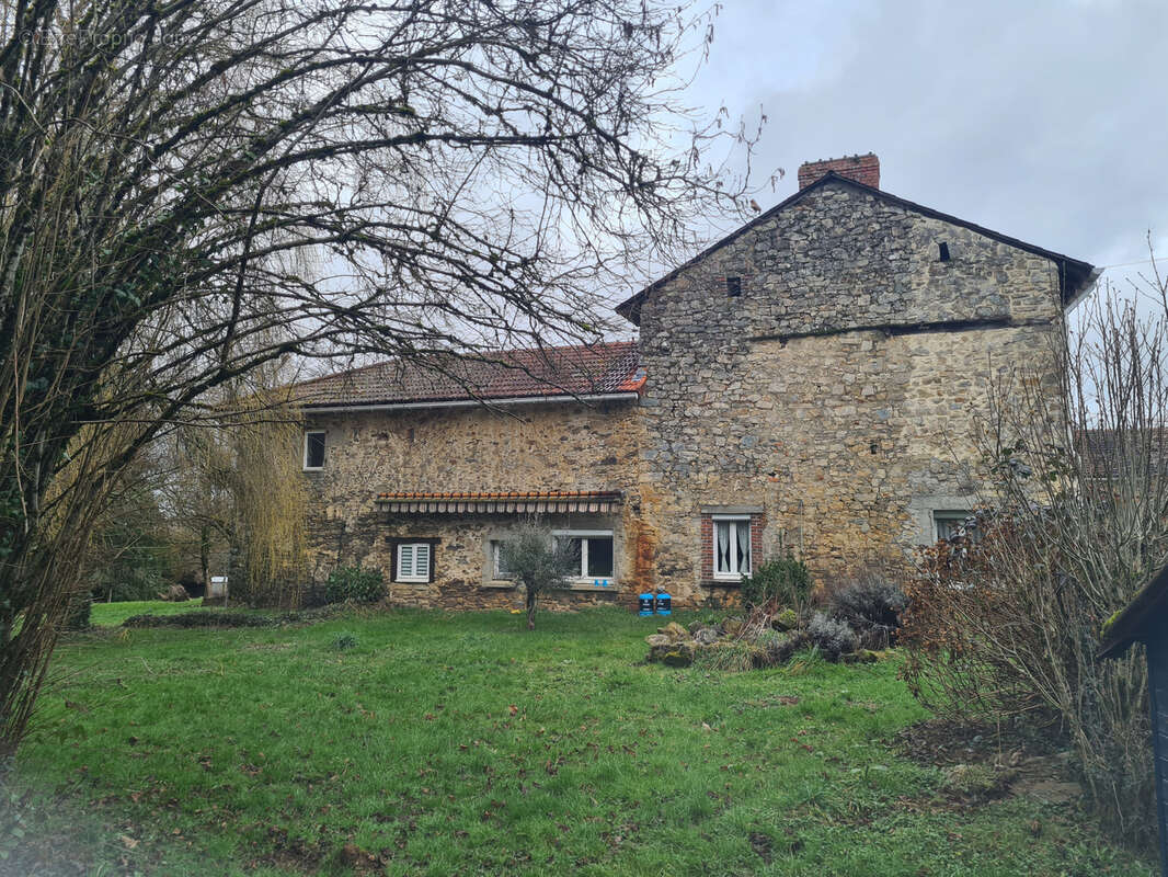 Maison à LINARDS