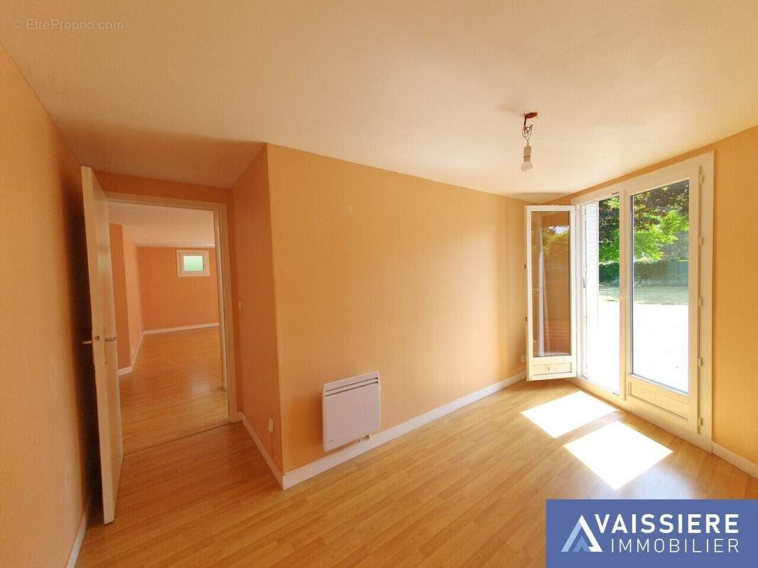 Maison à VOISINS-LE-BRETONNEUX