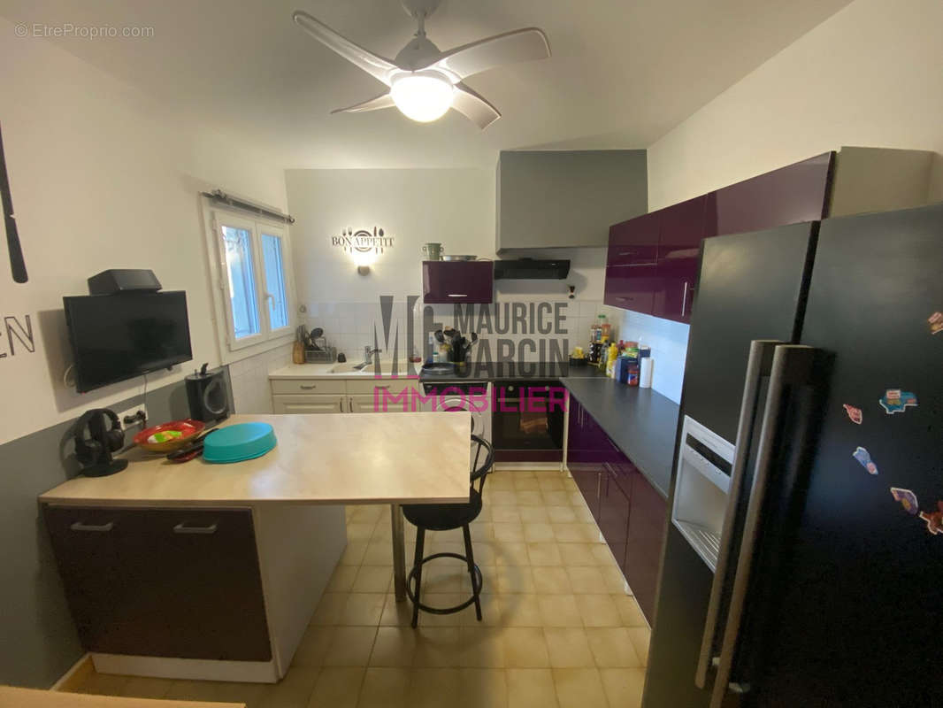 Maison à ENTRAIGUES-SUR-LA-SORGUE