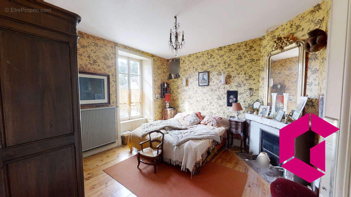 Maison à OLLIERGUES