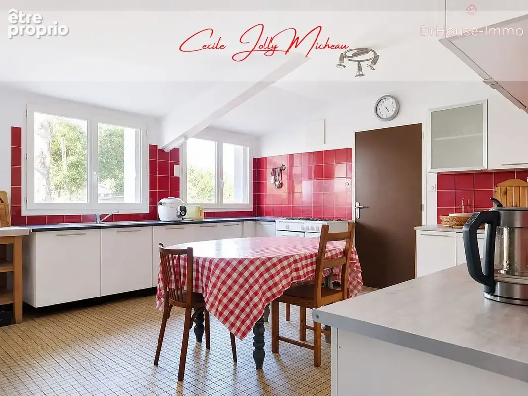 Maison 183 m² à Saint-Caprais-De-Blaye  - photo 12