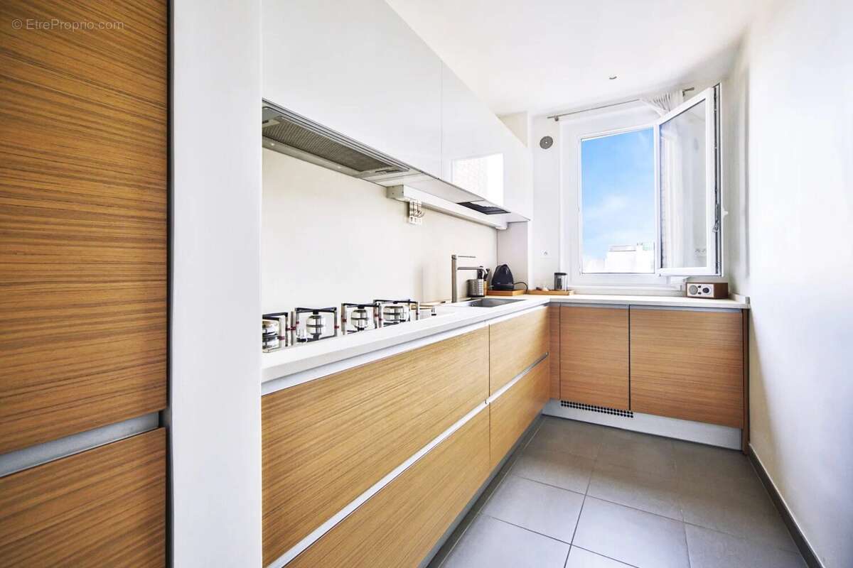 Appartement à PARIS-18E