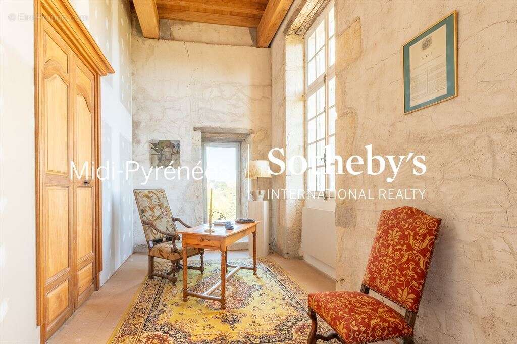 Maison à LARROQUE-ENGALIN