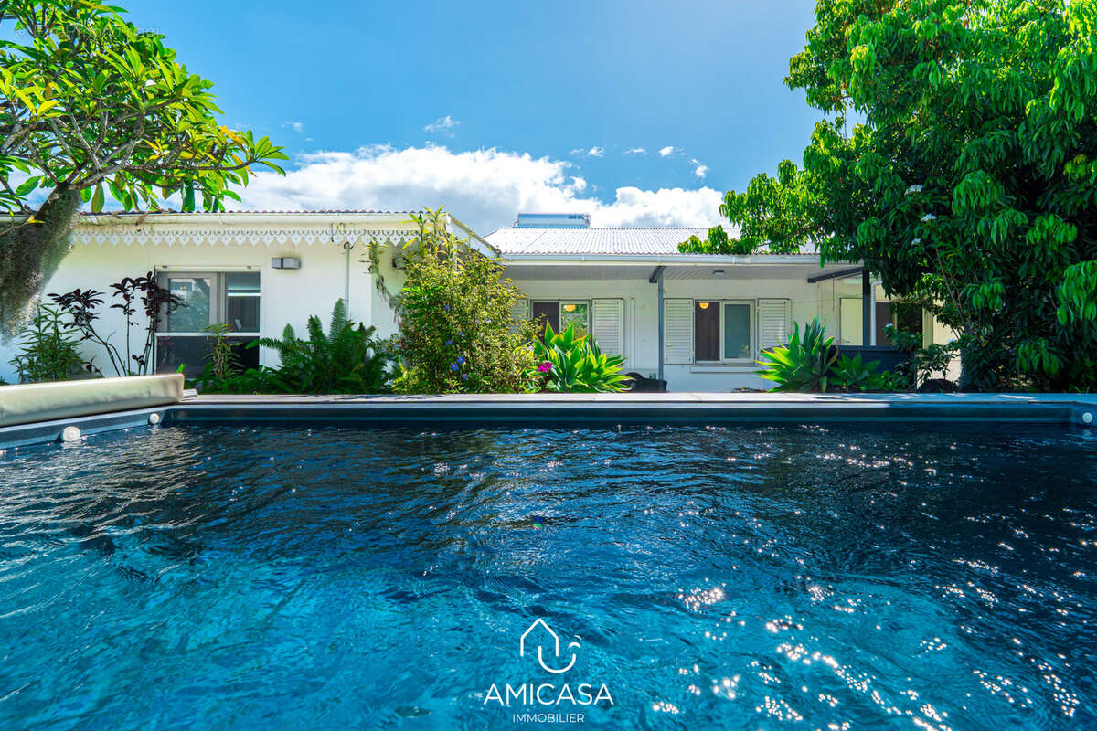 Saint benoit - villa plain-pied avec piscine sans vis-a-vis - photo 5