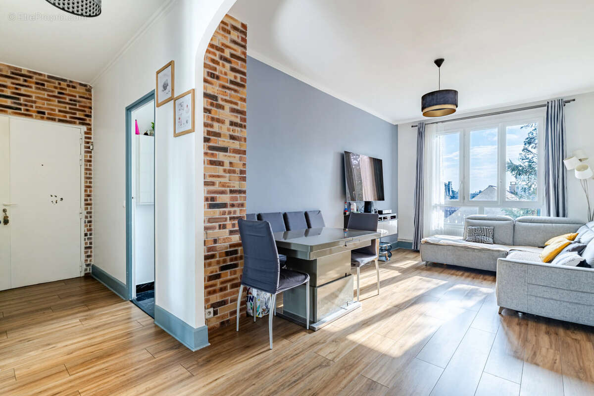 Appartement à EPINAY-SUR-SEINE