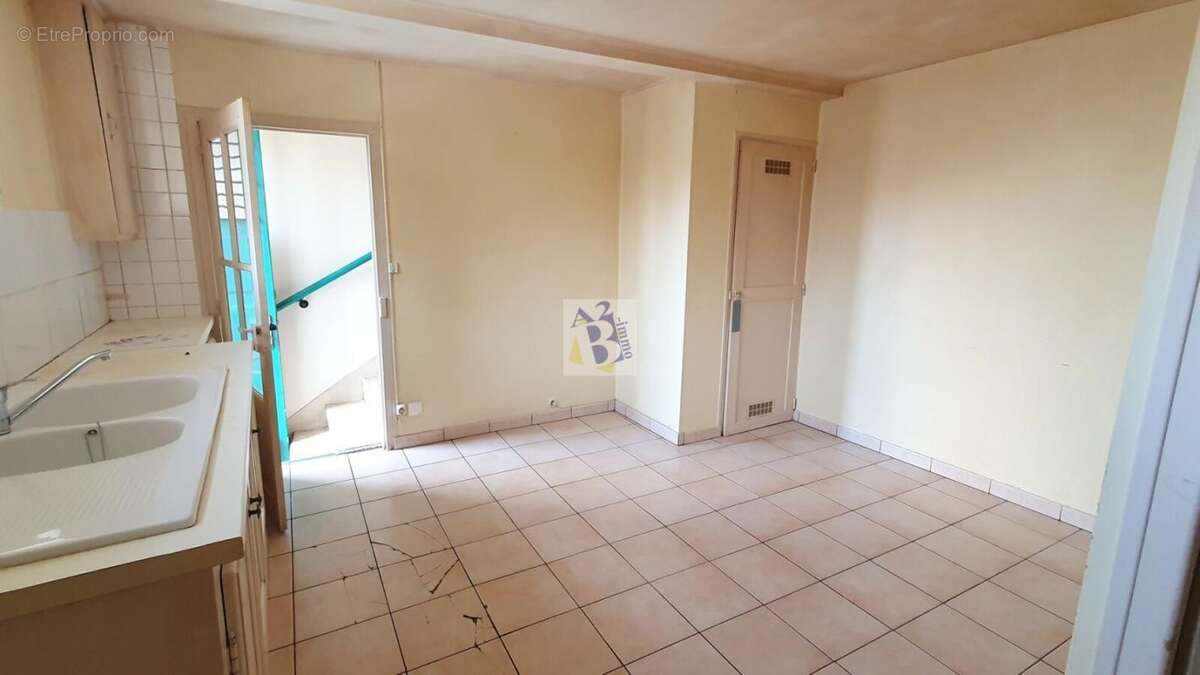 Angiulême, maison T3, à raffraichir - photo 5