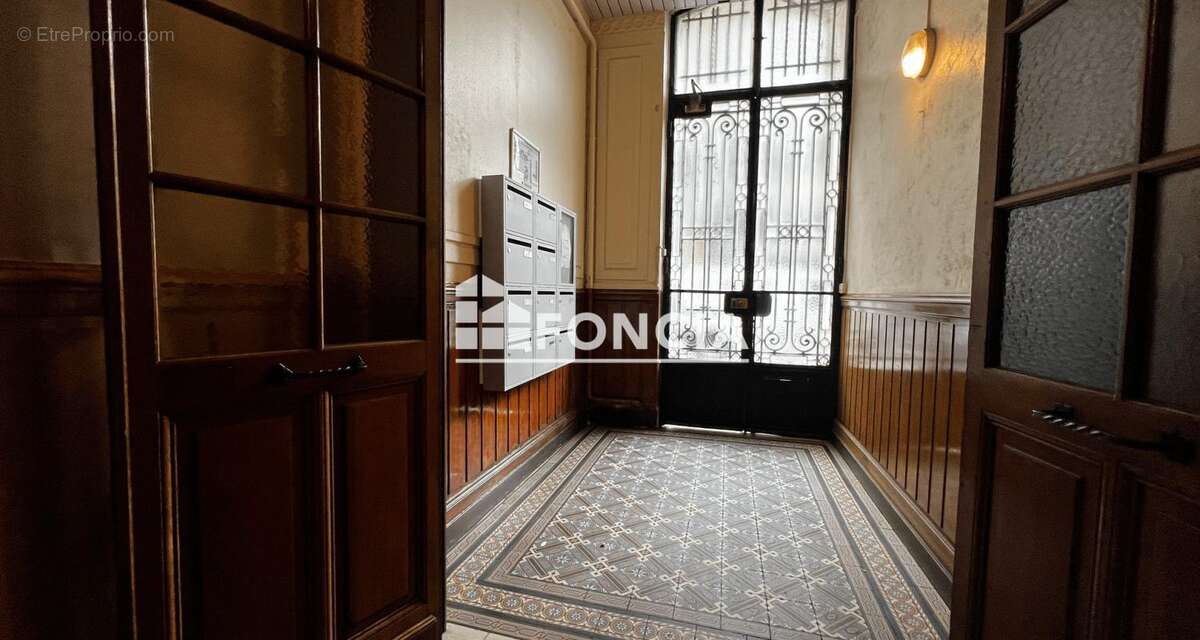 Appartement à MARSEILLE-1E