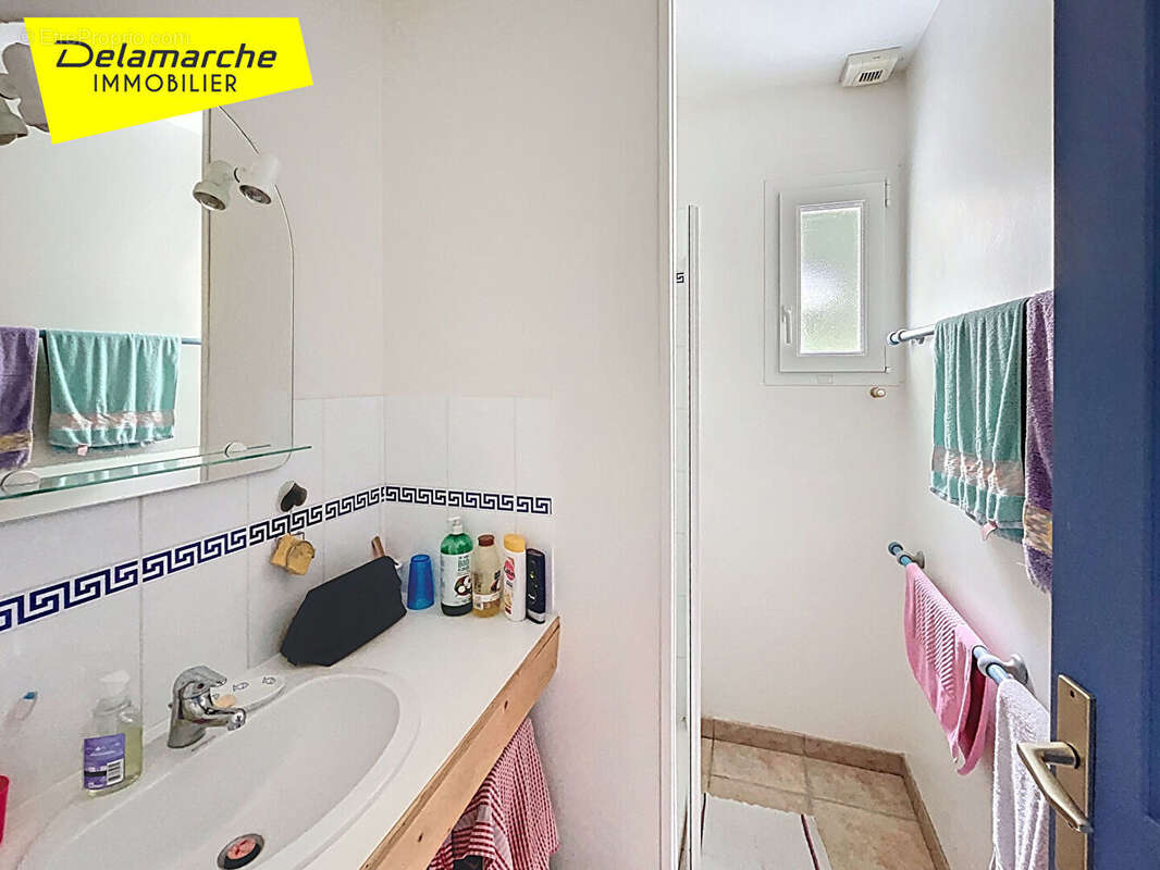 Maison à DONVILLE-LES-BAINS